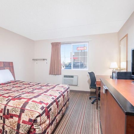 Knights Inn And Suites - Grand Forks Eksteriør billede