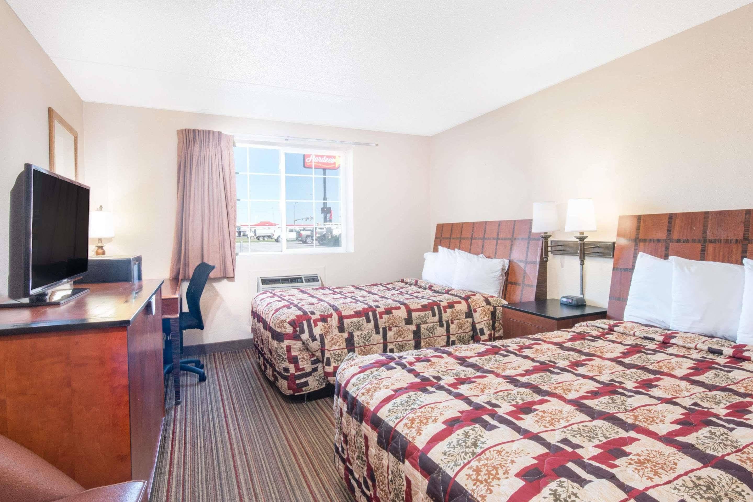 Knights Inn And Suites - Grand Forks Eksteriør billede