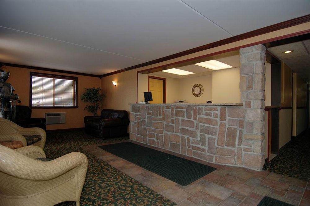 Knights Inn And Suites - Grand Forks Eksteriør billede