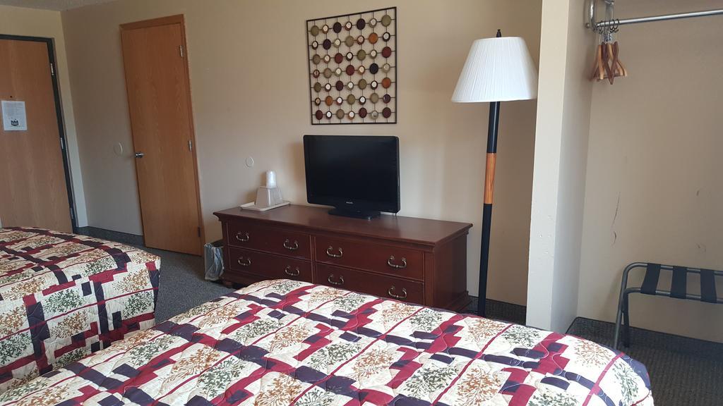 Knights Inn And Suites - Grand Forks Eksteriør billede