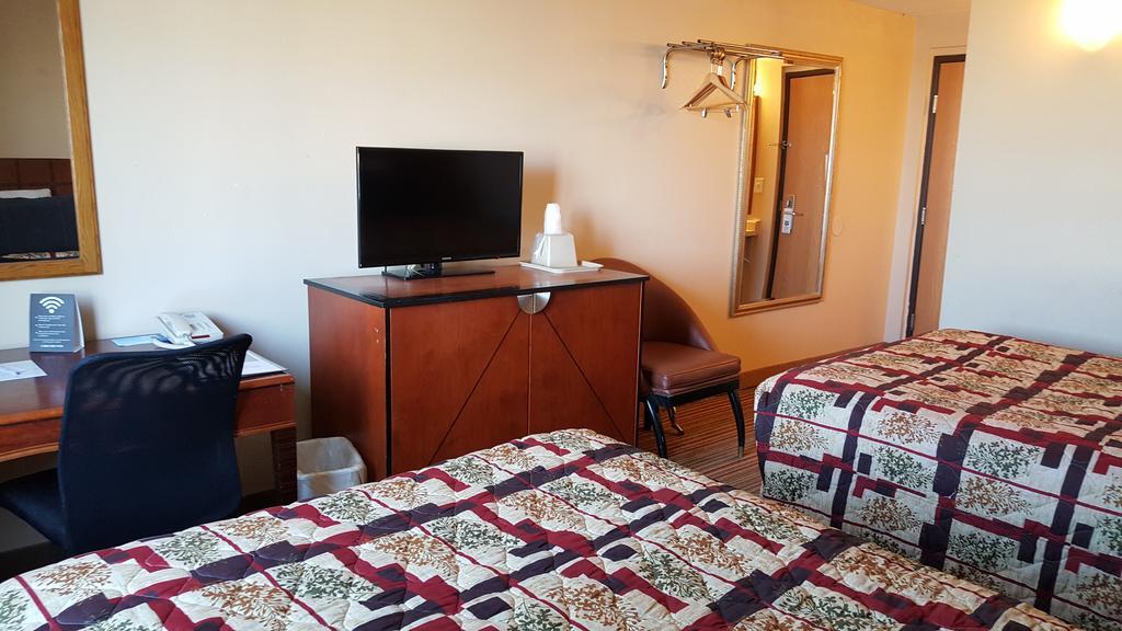 Knights Inn And Suites - Grand Forks Eksteriør billede