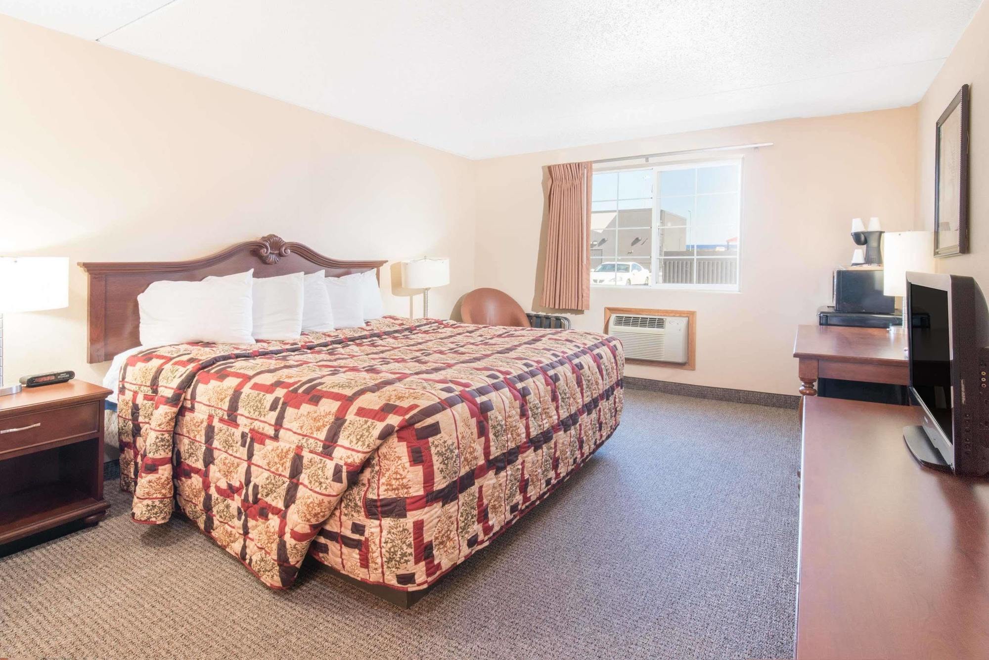 Knights Inn And Suites - Grand Forks Eksteriør billede