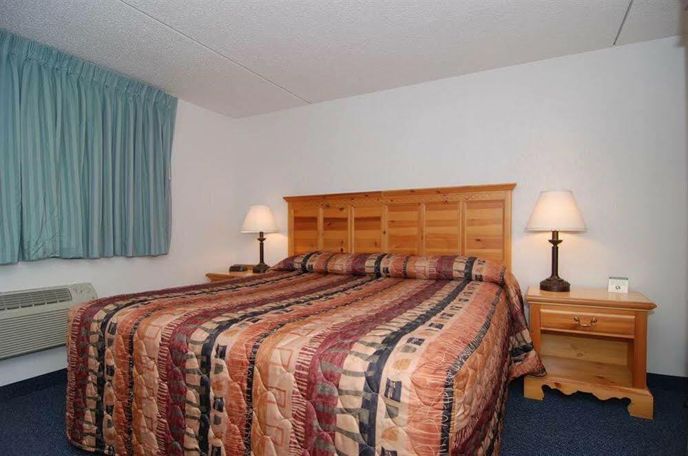 Knights Inn And Suites - Grand Forks Eksteriør billede